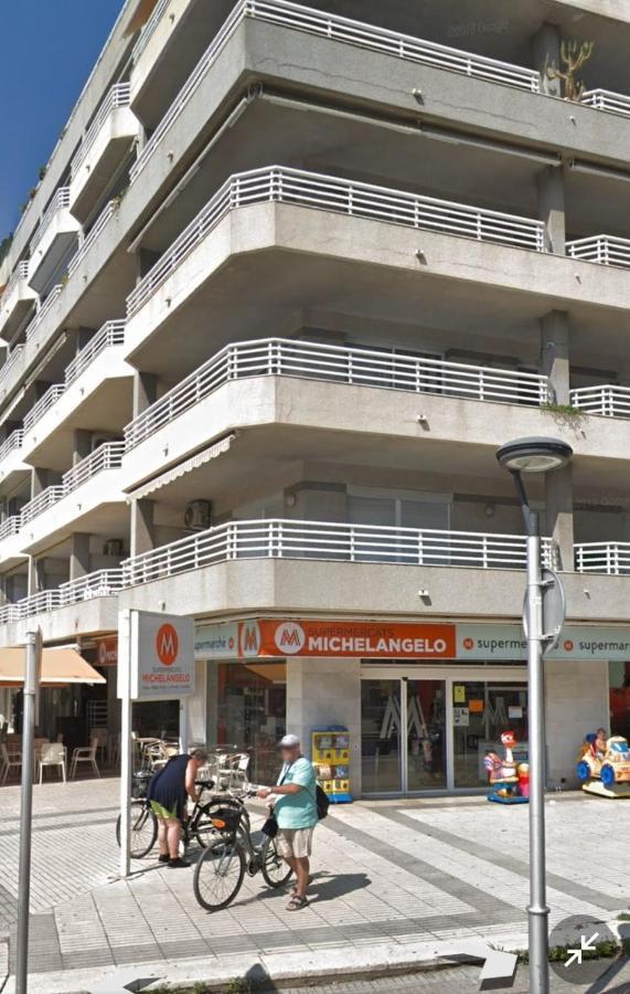 Apartamentos Ch Салоу Екстер'єр фото