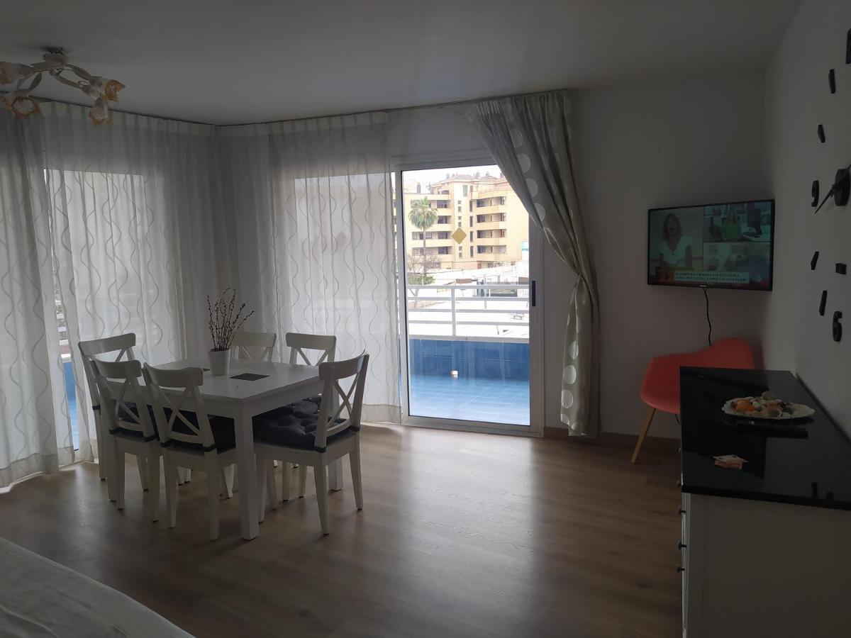 Apartamentos Ch Салоу Екстер'єр фото