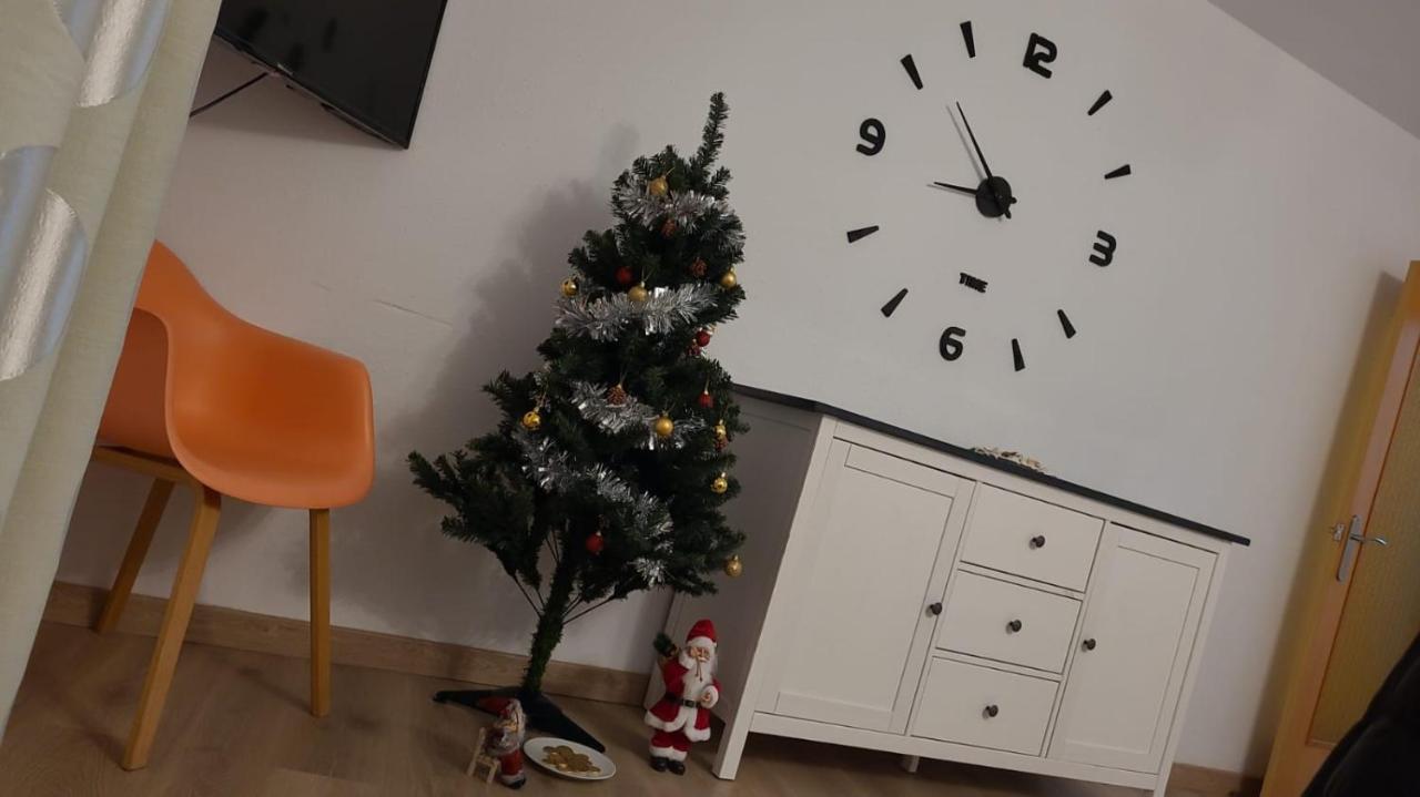 Apartamentos Ch Салоу Екстер'єр фото